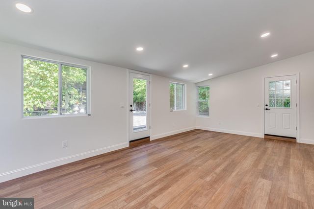 25 WOODSIDE LN, Cinnaminson, NJ 08077