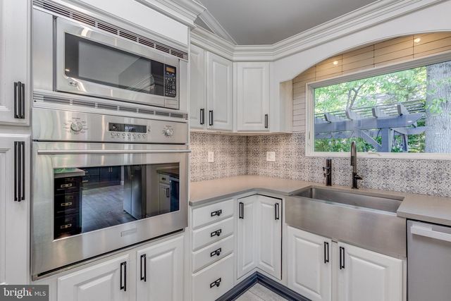 25 WOODSIDE LN, Cinnaminson, NJ 08077