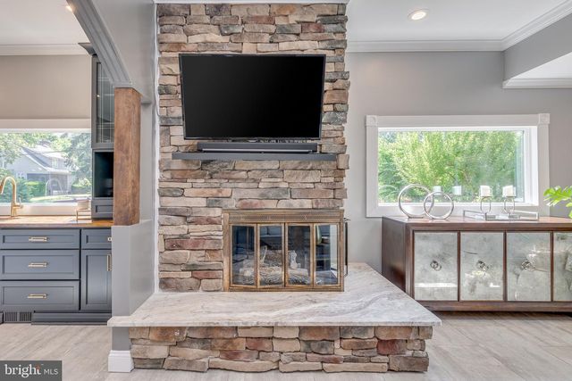 25 WOODSIDE LN, Cinnaminson, NJ 08077