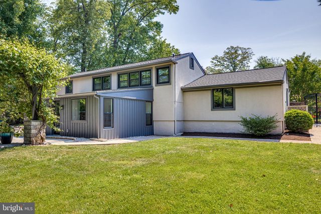 25 WOODSIDE LN, Cinnaminson, NJ 08077