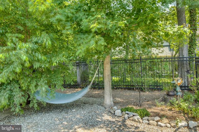25 WOODSIDE LN, Cinnaminson, NJ 08077