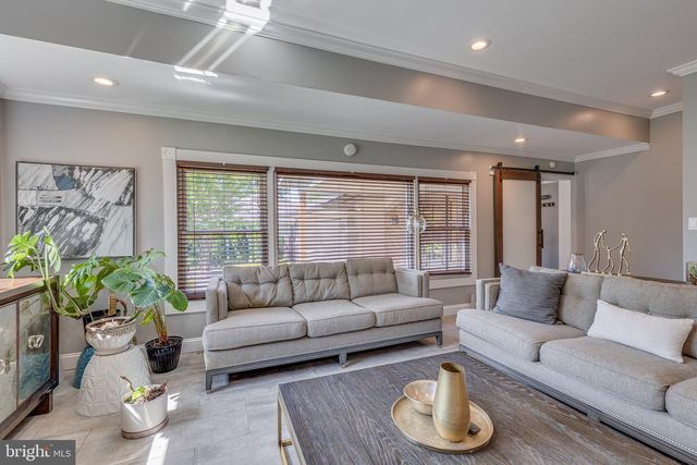 25 WOODSIDE LN, Cinnaminson, NJ 08077