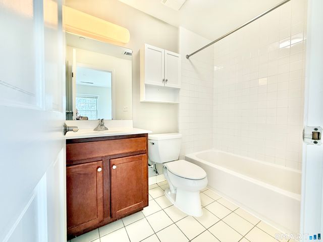 14 Fairgate Drive, Stamford, CT 06902