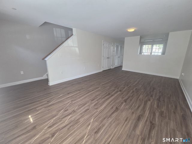 14 Fairgate Drive, Stamford, CT 06902