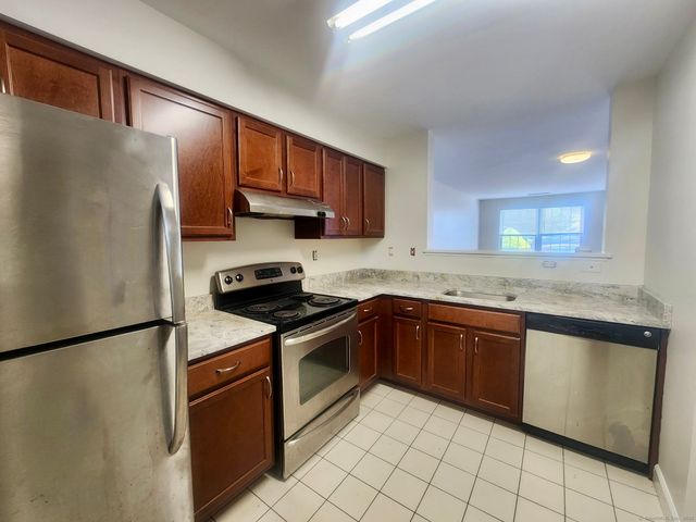 14 Fairgate Drive, Stamford, CT 06902