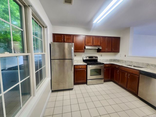 14 Fairgate Drive, Stamford, CT 06902