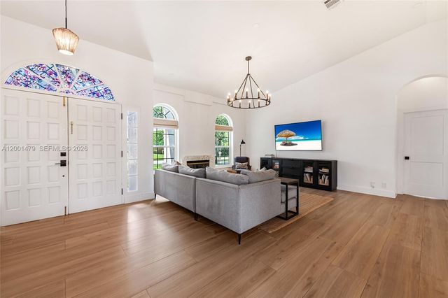 11431 NW 27th St, Plantation, FL 33323