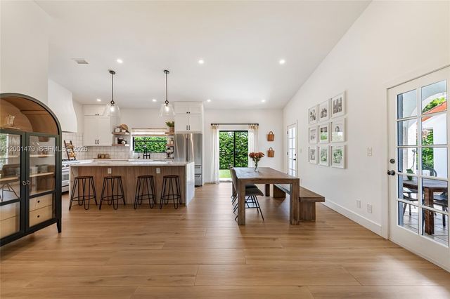 11431 NW 27th St, Plantation, FL 33323