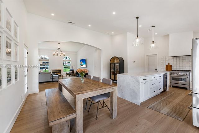 11431 NW 27th St, Plantation, FL 33323