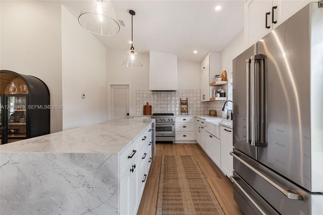 11431 NW 27th St, Plantation, FL 33323