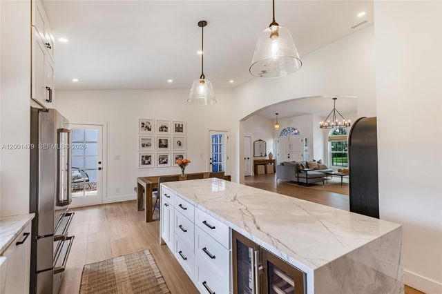 11431 NW 27th St, Plantation, FL 33323