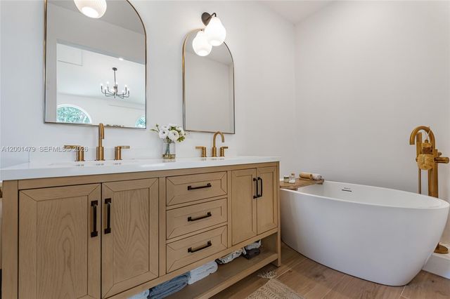 11431 NW 27th St, Plantation, FL 33323