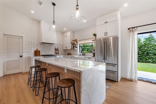 11431 NW 27th St, Plantation, FL 33323