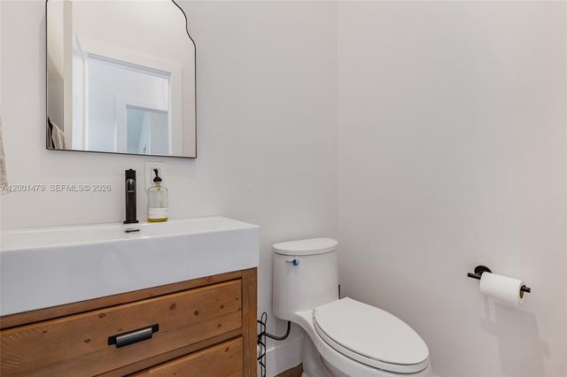 11431 NW 27th St, Plantation, FL 33323