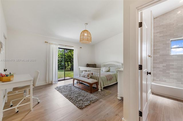 11431 NW 27th St, Plantation, FL 33323