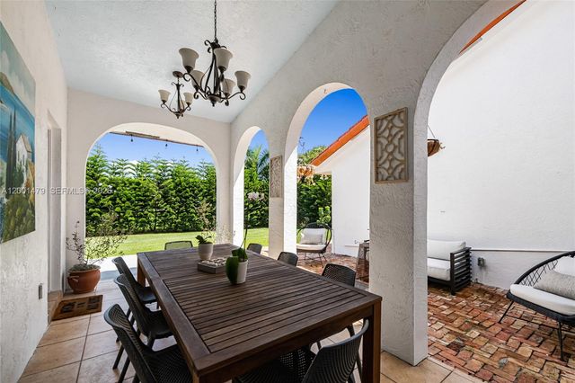 11431 NW 27th St, Plantation, FL 33323