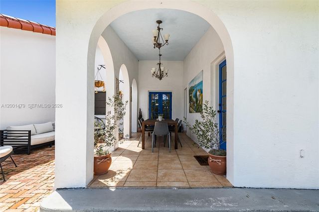 11431 NW 27th St, Plantation, FL 33323