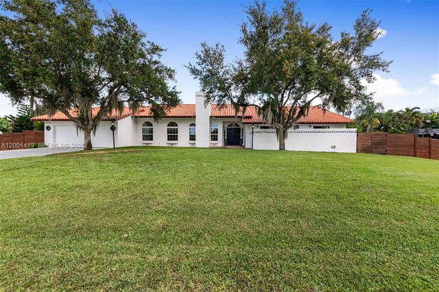 11431 NW 27th St, Plantation, FL 33323