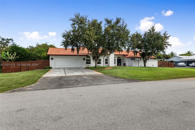 11431 NW 27th St, Plantation, FL 33323