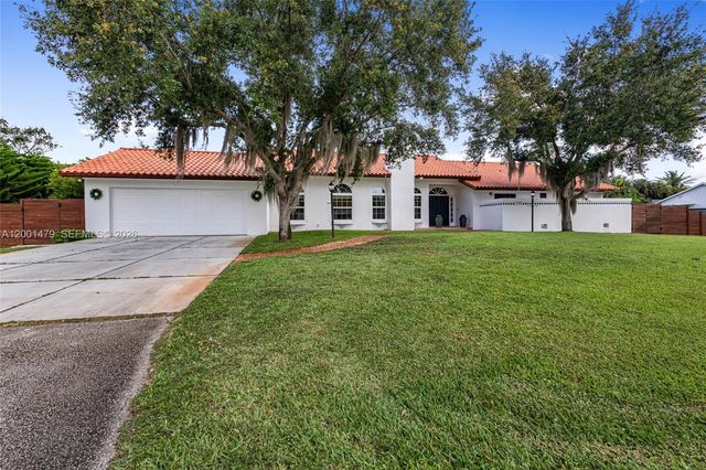 11431 NW 27th St, Plantation, FL 33323