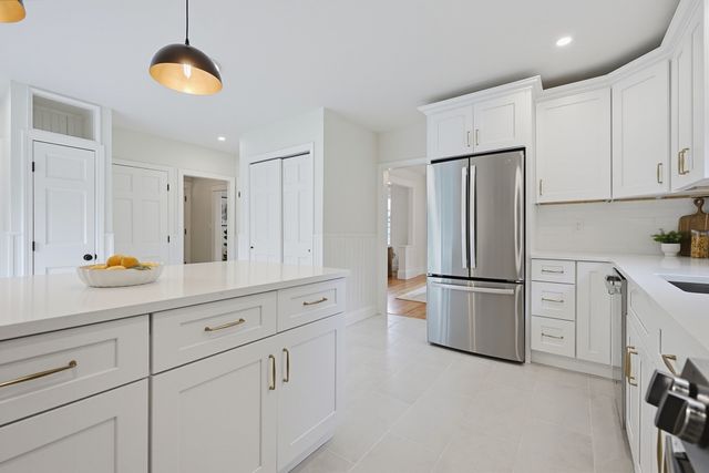 30 Barrett Ave, Worcester, MA 01605