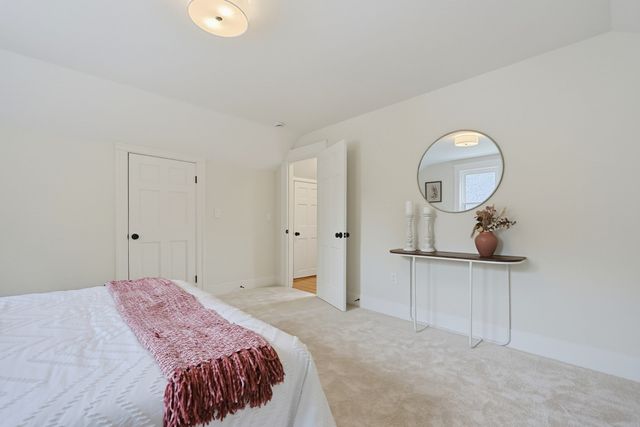 30 Barrett Ave, Worcester, MA 01605