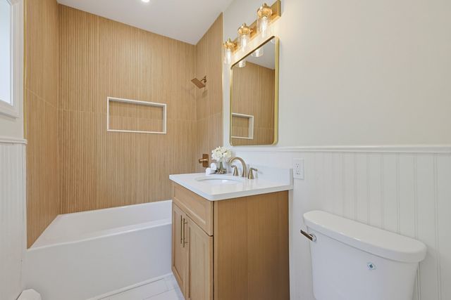 30 Barrett Ave, Worcester, MA 01605