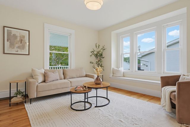 30 Barrett Ave, Worcester, MA 01605