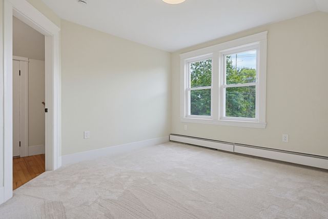 30 Barrett Ave, Worcester, MA 01605