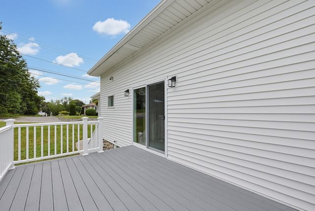 30 Barrett Ave, Worcester, MA 01605