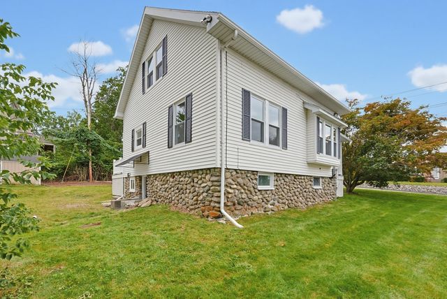 30 Barrett Ave, Worcester, MA 01605