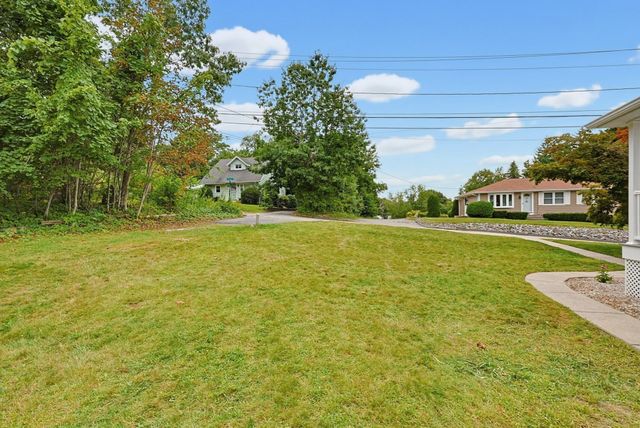 30 Barrett Ave, Worcester, MA 01605