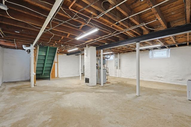 30 Barrett Ave, Worcester, MA 01605