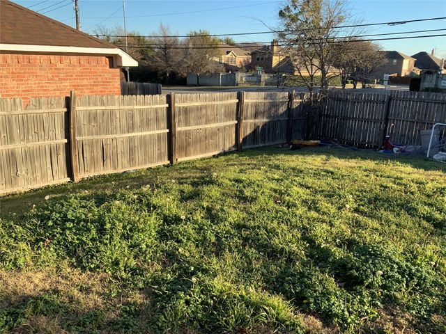 428 Saddle Head Drive, Desoto, TX 75115