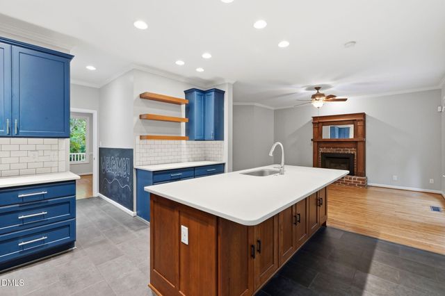 121 Waverly Forest Lane, Chapel Hill, NC 27516