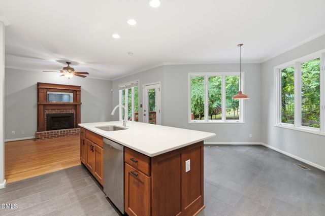 121 Waverly Forest Lane, Chapel Hill, NC 27516