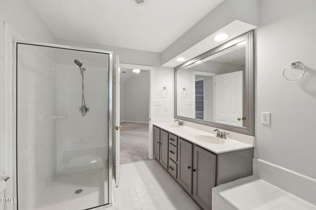 121 Waverly Forest Lane, Chapel Hill, NC 27516
