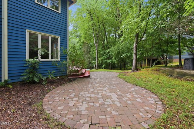121 Waverly Forest Lane, Chapel Hill, NC 27516