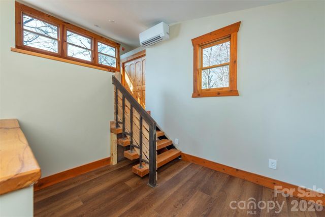 316 Oakdale Drive, Hendersonville, NC 28791