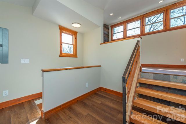 316 Oakdale Drive, Hendersonville, NC 28791