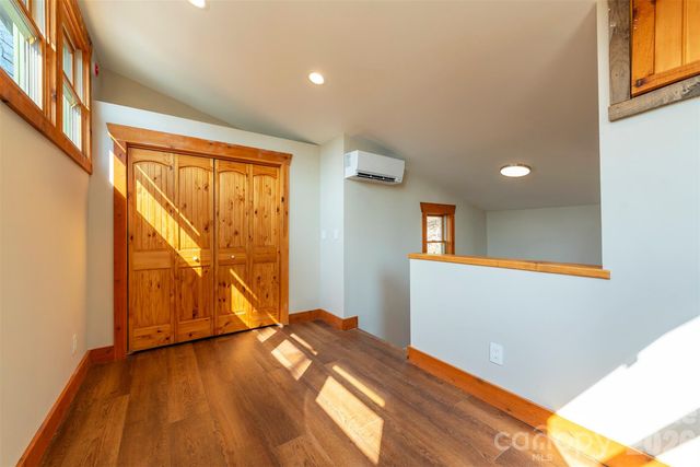 316 Oakdale Drive, Hendersonville, NC 28791