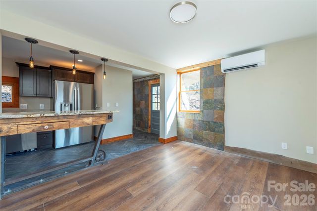 316 Oakdale Drive, Hendersonville, NC 28791