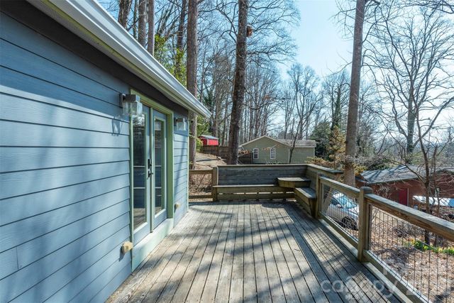 316 Oakdale Drive, Hendersonville, NC 28791