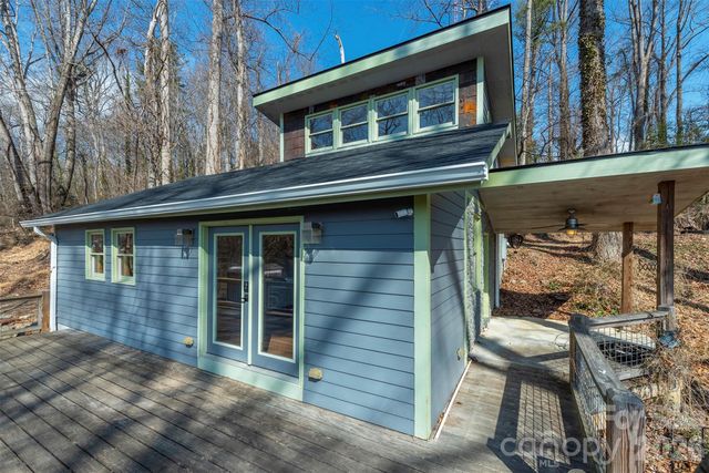 316 Oakdale Drive, Hendersonville, NC 28791