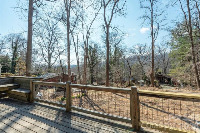 316 Oakdale Drive, Hendersonville, NC 28791