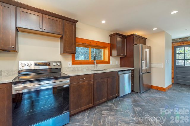 316 Oakdale Drive, Hendersonville, NC 28791