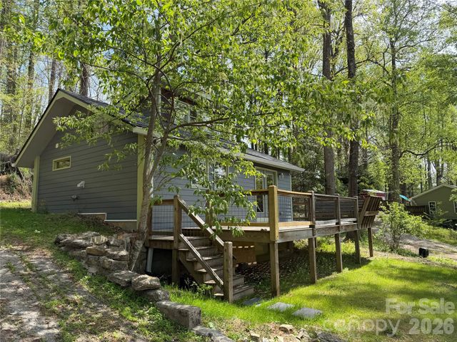 316 Oakdale Drive, Hendersonville, NC 28791