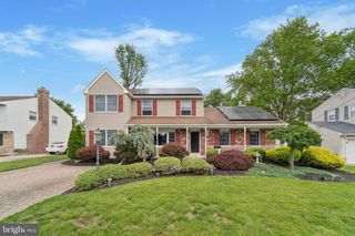 14 YORKSHIRE ROAD, Hamilton, NJ 08610
