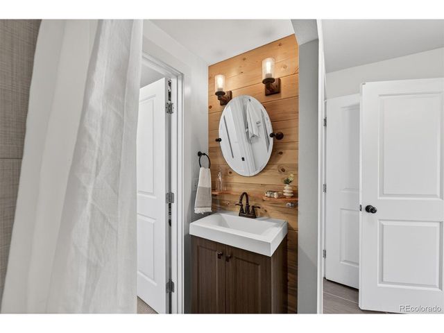 1948 Wabash St, Denver, CO 80220