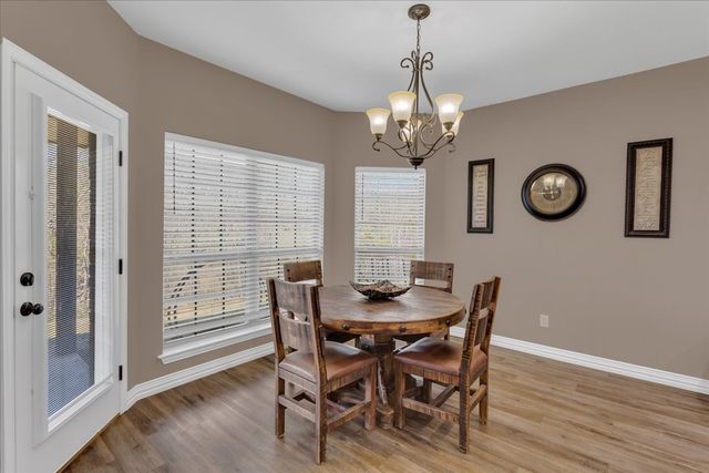 372 Private Road 123, Savoy, TX 75479